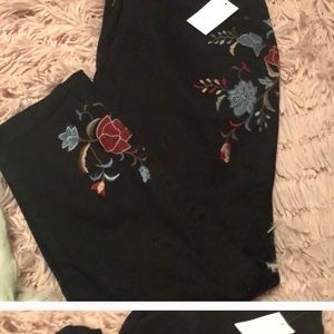NEW WITH TAGS EARL EMBELLISHED JEANS